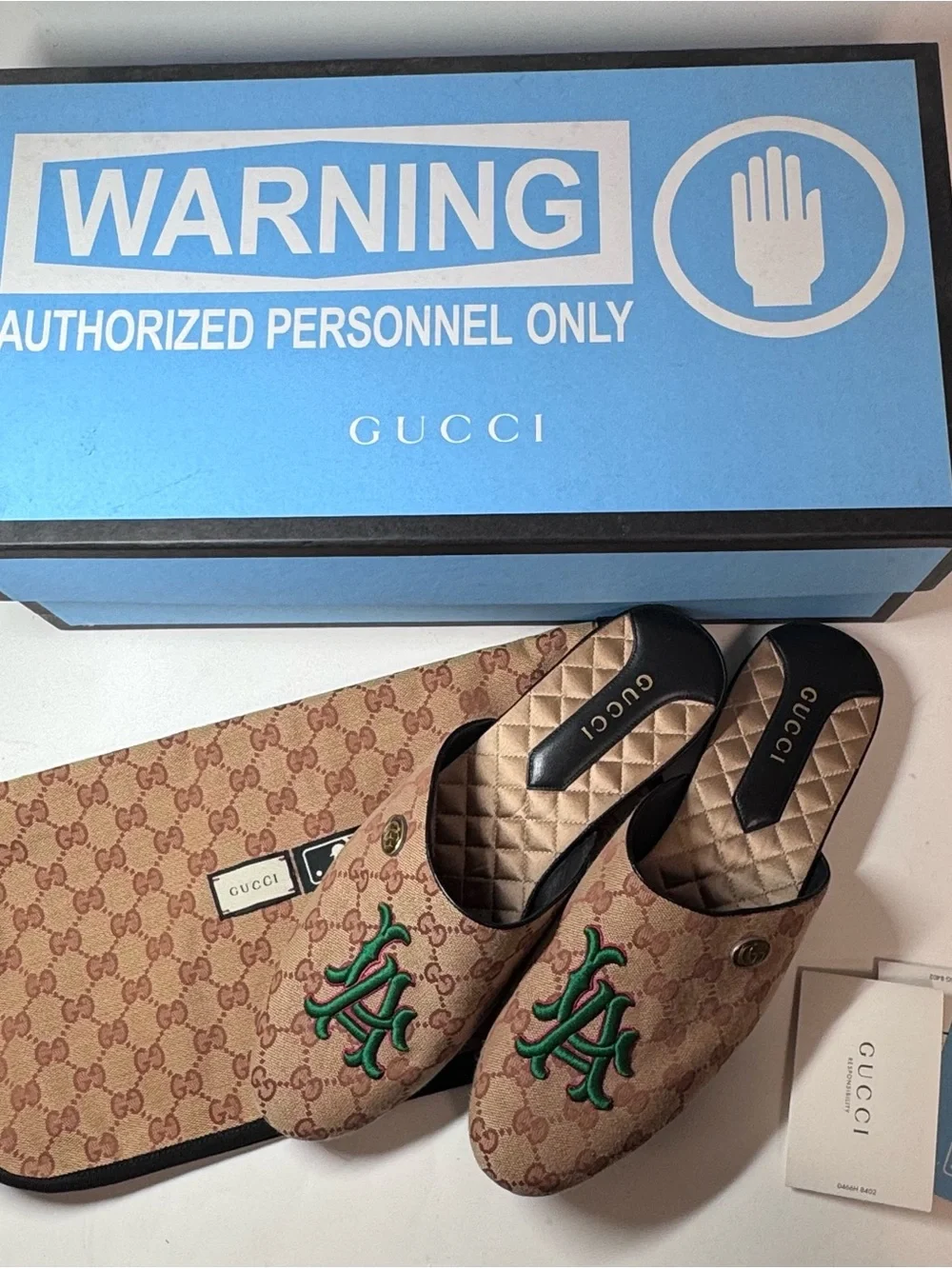 GUCCI LA GG MLB Dodgers LOGO CANVAS Slippers Size 9 US 7.5 UK Bag Box Packaging